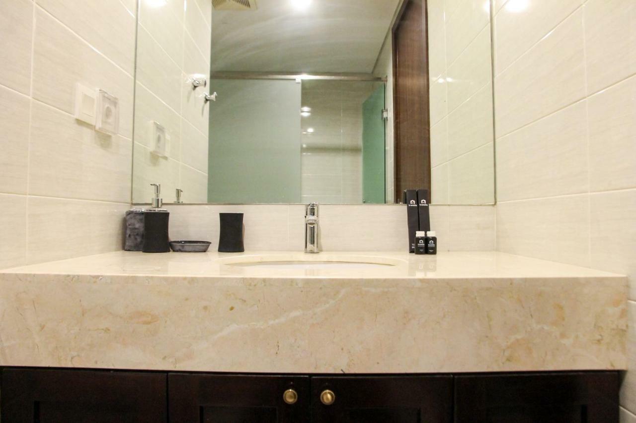 Elegant 1Br Kemang Village Apartment By Travelio Джакарта Екстериор снимка